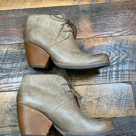 Korks by Kork-Ease Leather Lace-Up Ankle Booties Tan Brown Chunky Heel 9.5M - Picture 4 of 9